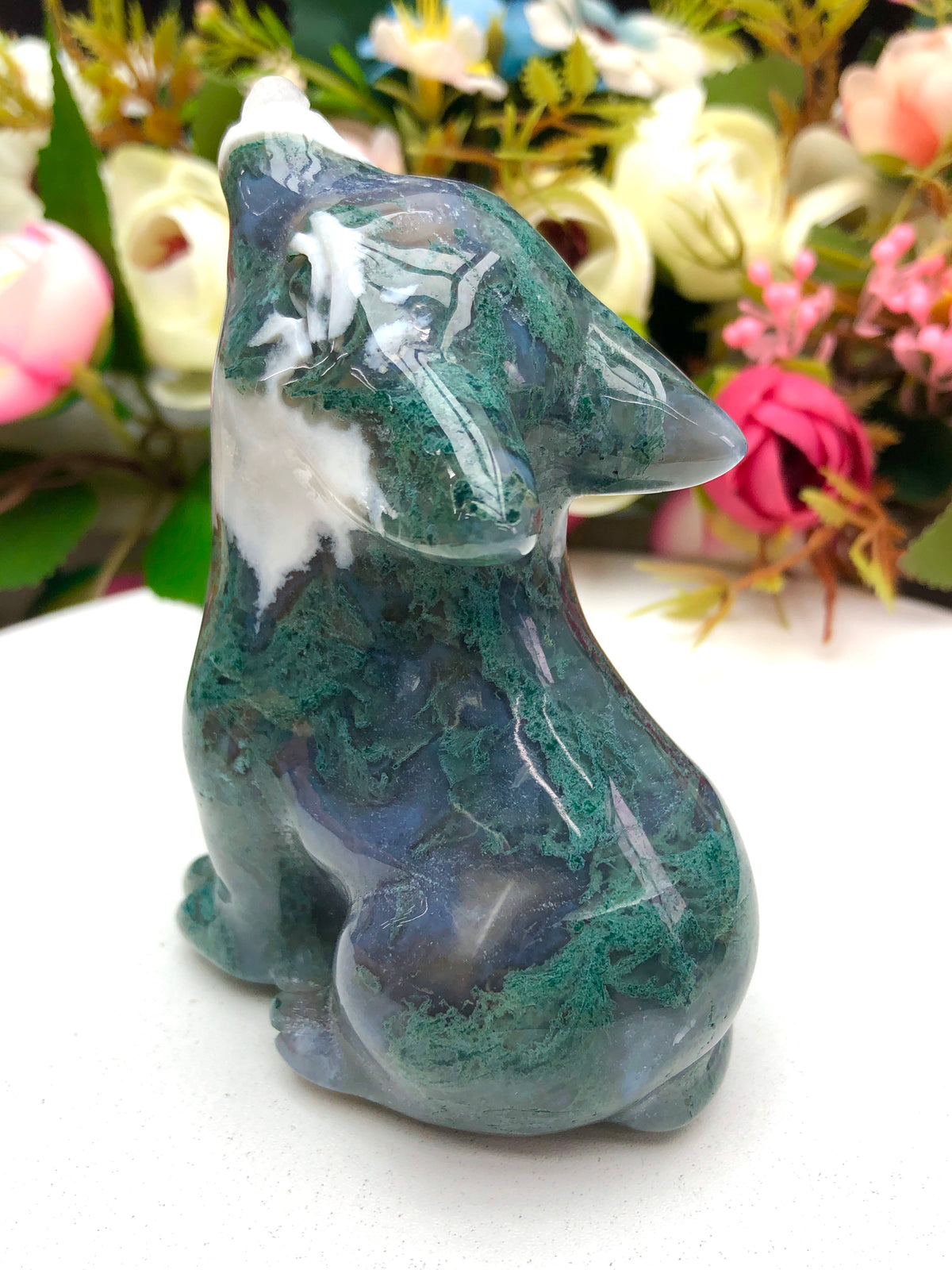 moss agate wolf carving