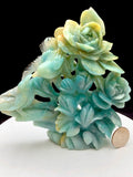 Caribbean calcite bird with flower
