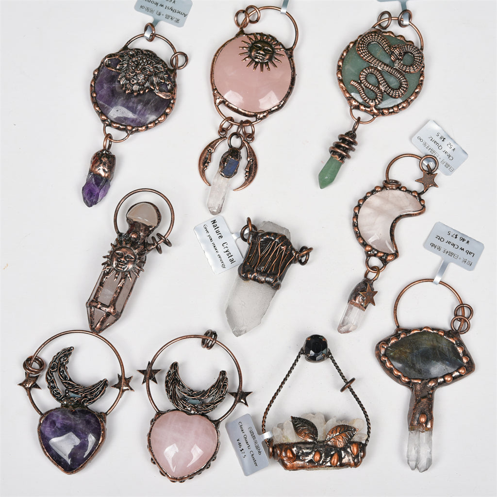 【Varma Vendo】 Kruda Kristala manfarita pendĉeno 
