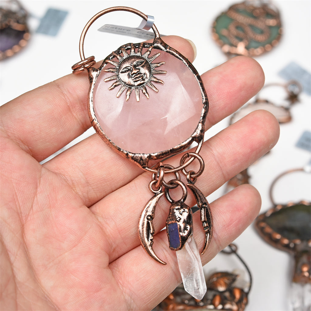【Varma Vendo】 Kruda Kristala manfarita pendĉeno 