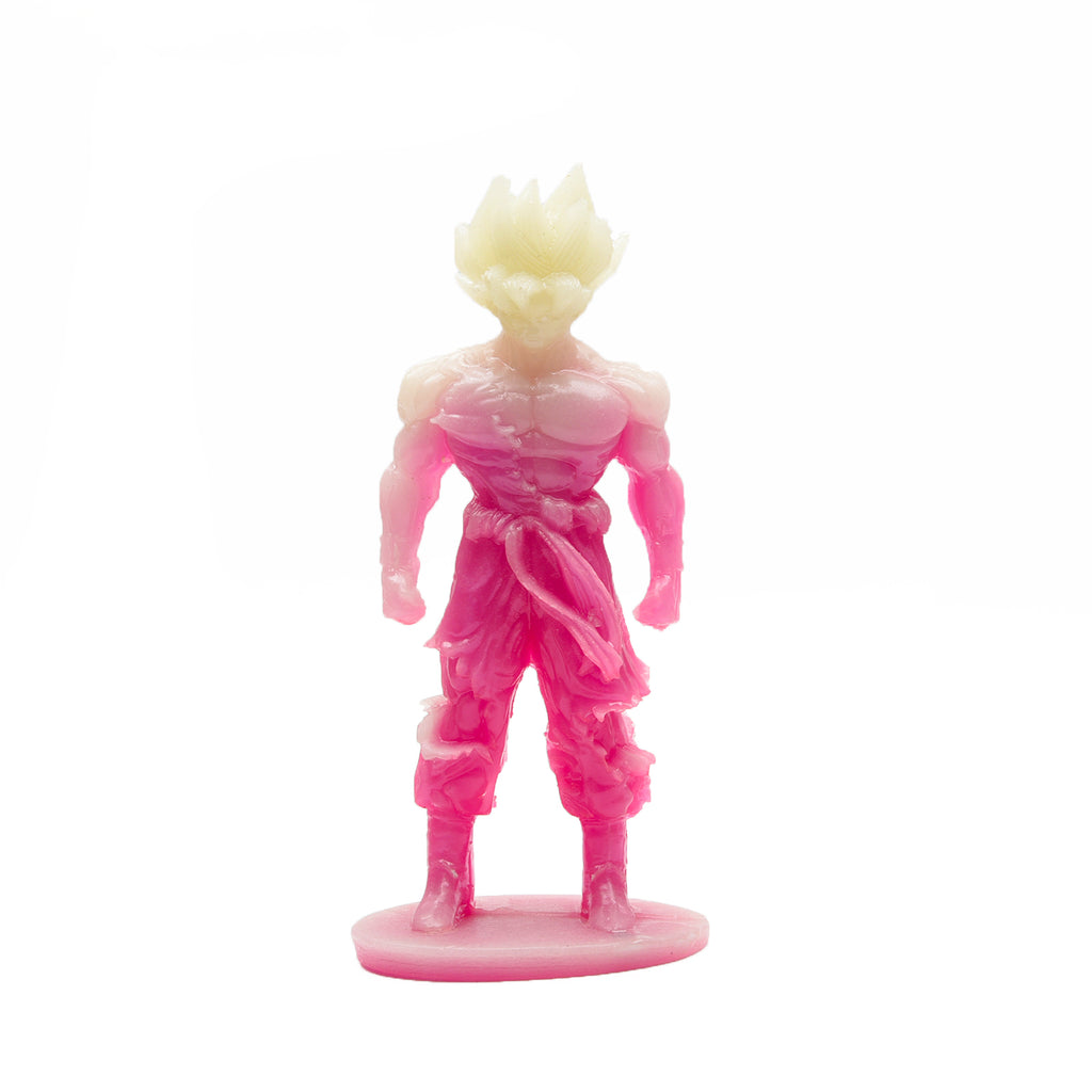 Lumaj ĉizaĵoj de Goku kaj Luffy 