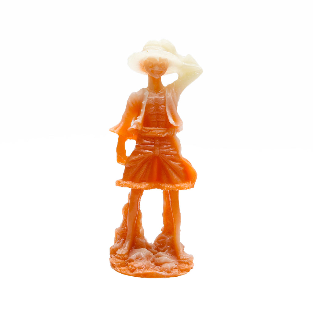 Lumaj ĉizaĵoj de Goku kaj Luffy 