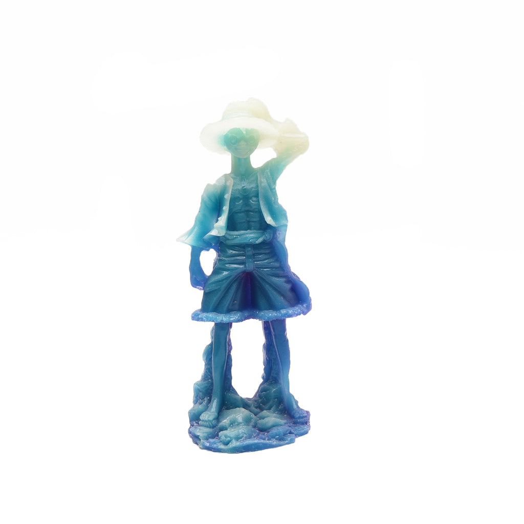 Lumaj ĉizaĵoj de Goku kaj Luffy 